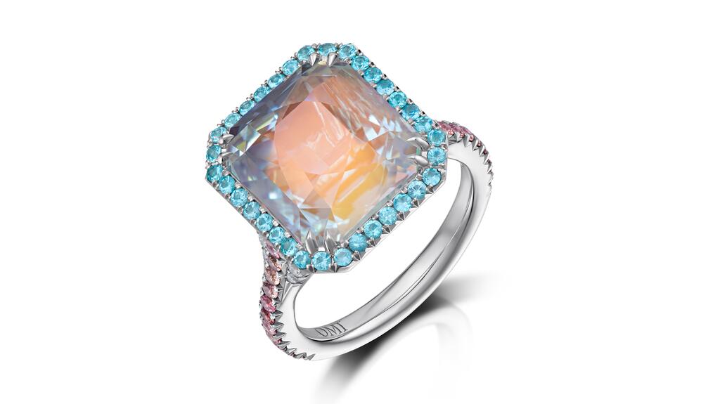 The “Moonglade” ring won the Honorable Mention award for the Bridal Wear category. Omi Gems Moonglade ring