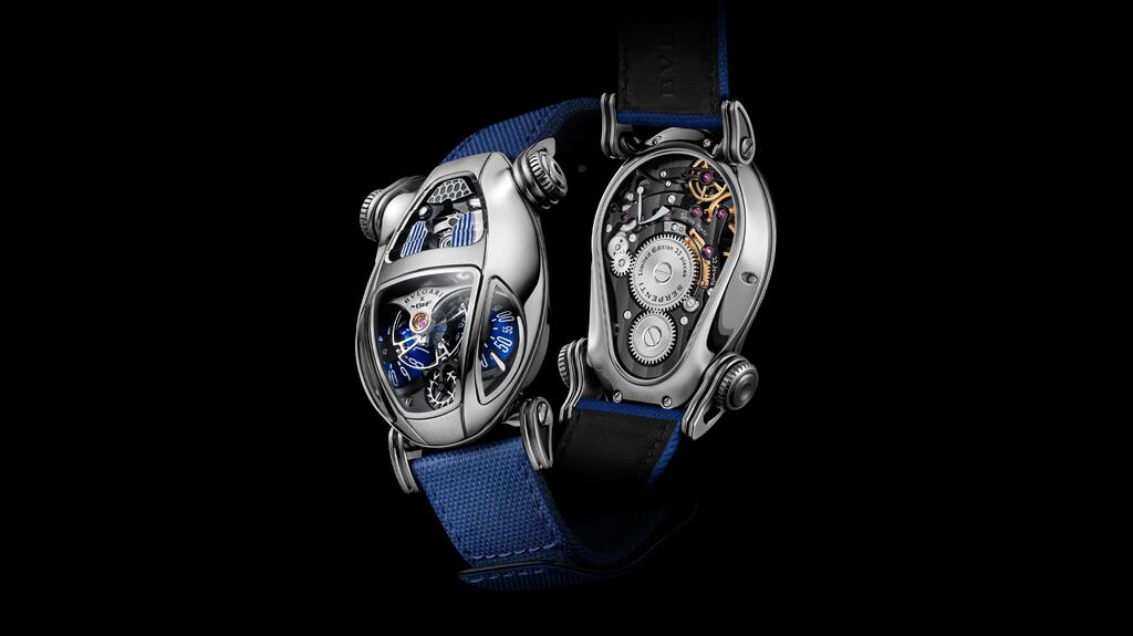 The “Bulgari x MB&F Serpenti” Ref. 104047 features a grade 5 titanium case with blue domes on a hand-stitched blue rubber strap. Bulgari x MB&F Serpenti Ref. 104139