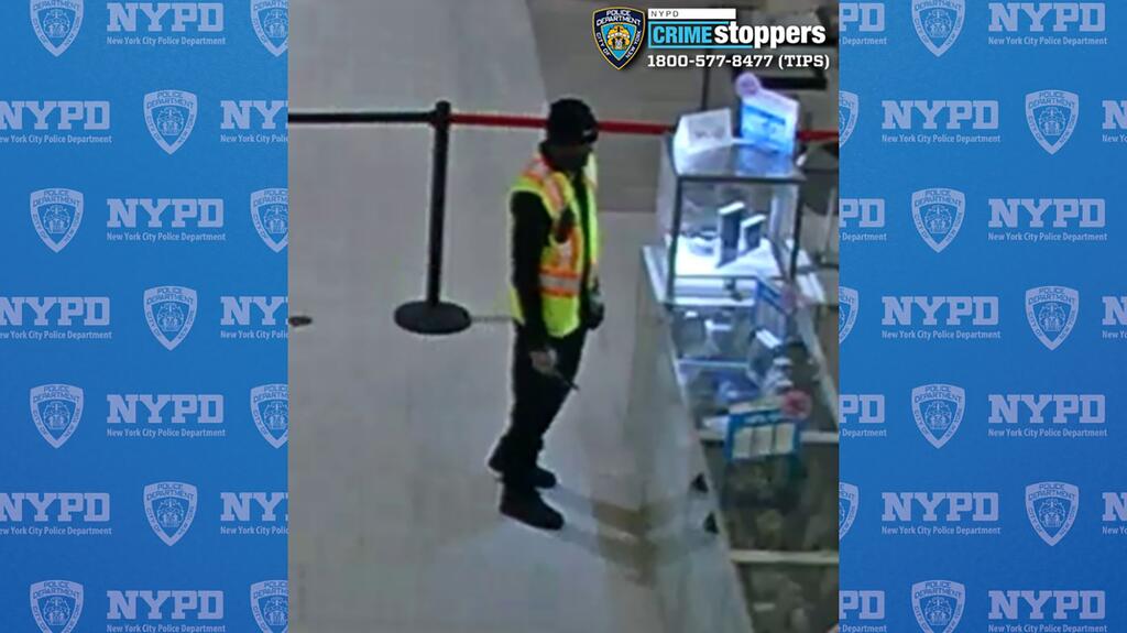 Macy’s employees reportedly told police the suspect changed clothes after he entered, dressing as a security guard. Macy’s robbery surveillance image