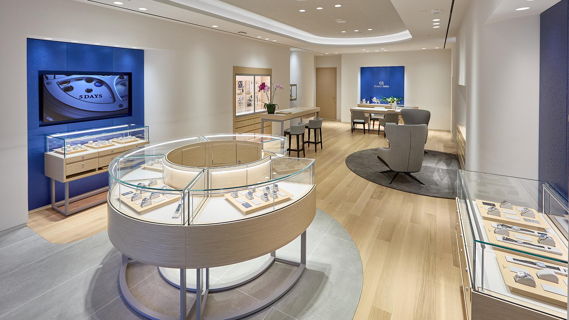 Grand Seiko’s new boutique in Honolulu is its first store in the Aloha State, its first location operated in partnership with Ben Bridge Jeweler, and its eighth boutique in the United States. Grand Seiko store in Honolulu Hawaii