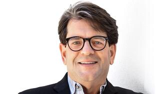 In a Q&A with National Jeweler, Helzberg CEO Brad Hampton shared his insights on the company’s rebrand. Helzberg CEO Brad Hampton
