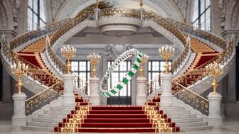 The two campaign videos showcase jewels from the “Xpandable” and “Reversible Xpandable” collections. Pictured here is an Xpandable bracelet in one of the AI-generated videos. Picchiotti Spotlight Campaign Video Still