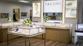 Last week, Senior Editor Lenore Fedow visited Smyth Jewelers in the Baltimore suburb of Timonium, Maryland, to check out the new Tacori shop-in-shop. It is the first of 15 Tacori plans to roll out at retail partners this year. Tacori shop-in-shop at Smyth Jewelers