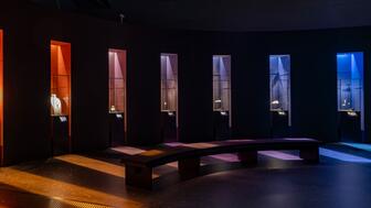 The “Cartier: Design, Craft, and Legacy” exhibition brings more than 350 historic objects out of the brand’s archives. It opened on April 12 and will run until Nov. 16 at the Victoria and Albert Museum in London. (Image © Victoria and Albert Museum, London) Cartier Exhibition Installation at Victoria & Albert Museum