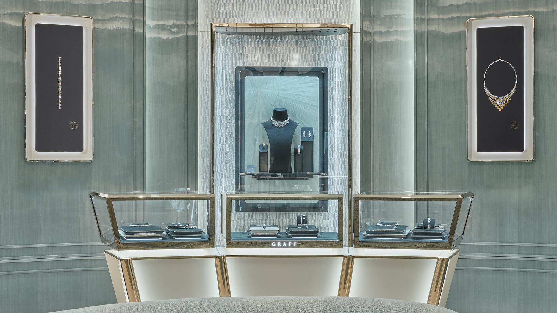 Graff recently opened its largest flagship in North America in the Fontainebleau Las Vegas. Graff Fontainebleau Las Vegas