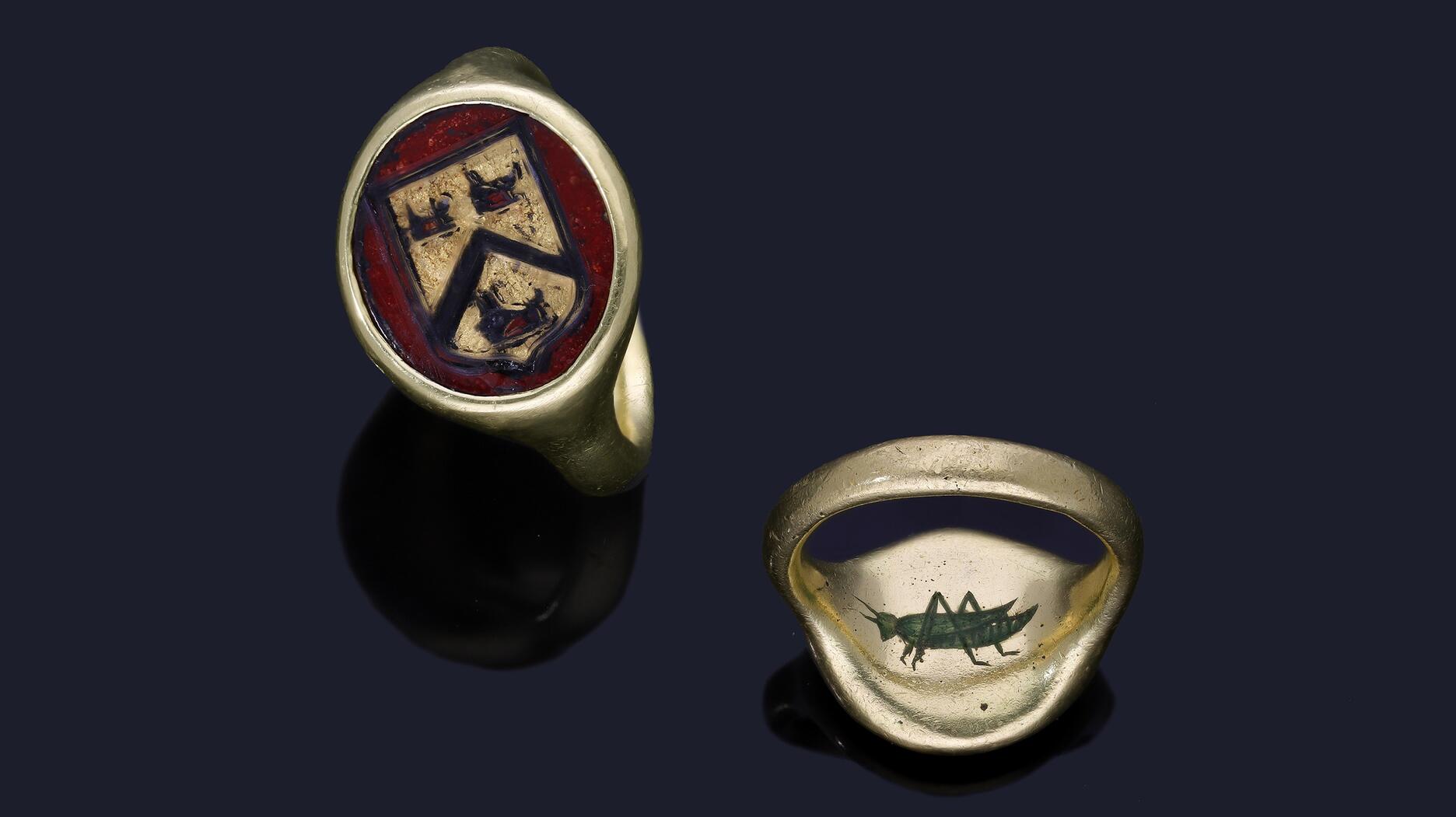 It is believed that this “Gresham grasshopper” signet ring, which features the coat of arms of Warner on one side and a grasshopper—the Gresham family crest—on the other, was gifted to Mark Warner by Sir Thomas Gresham in the late 16th century. Gresham grasshopper ring